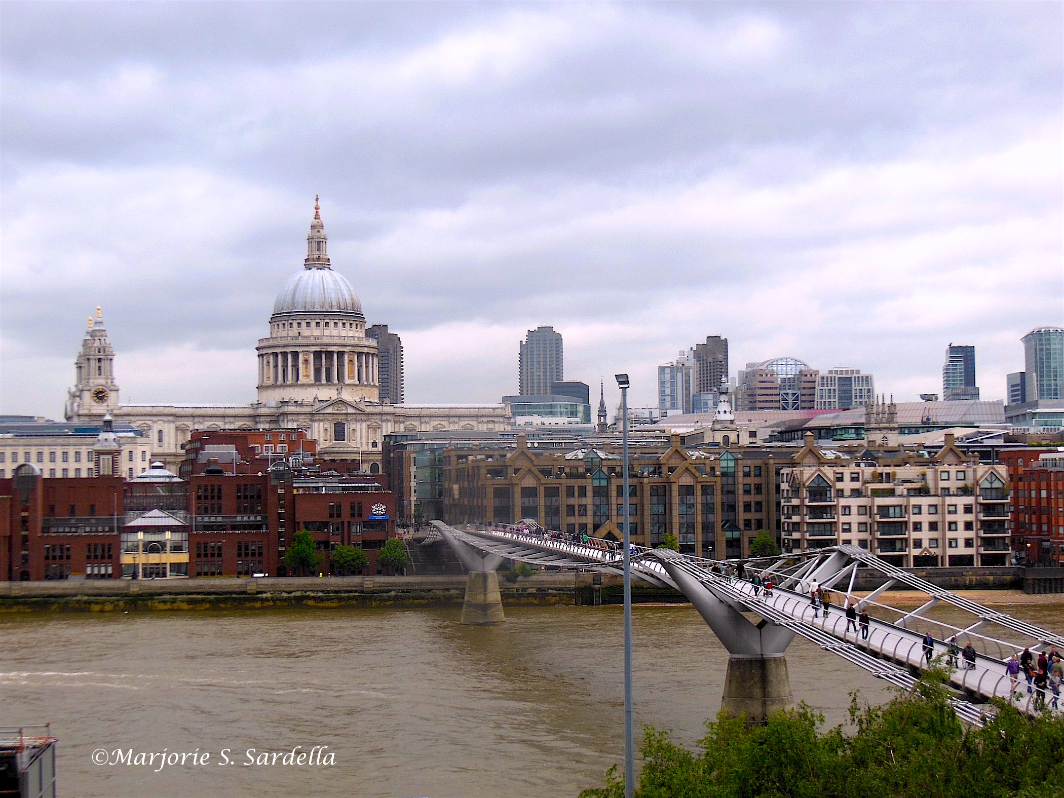 Millennium Bridge, Looking Toward St. Paul's cathedra;